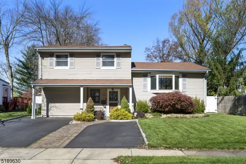 19 Desser Pl, Metuchen Boro, NJ 08840