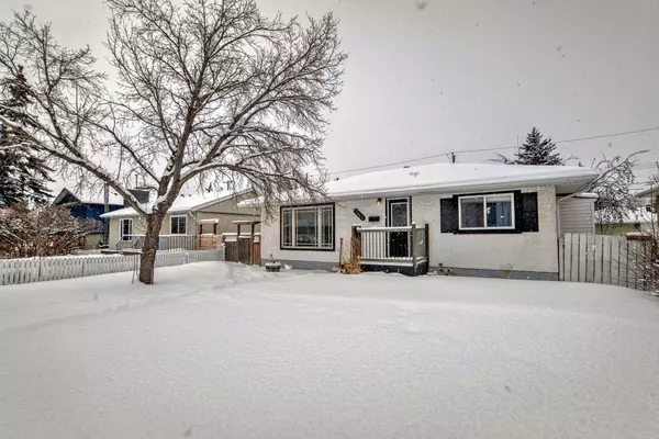 Calgary, AB T3B 1W9,7411 39 AVE NW