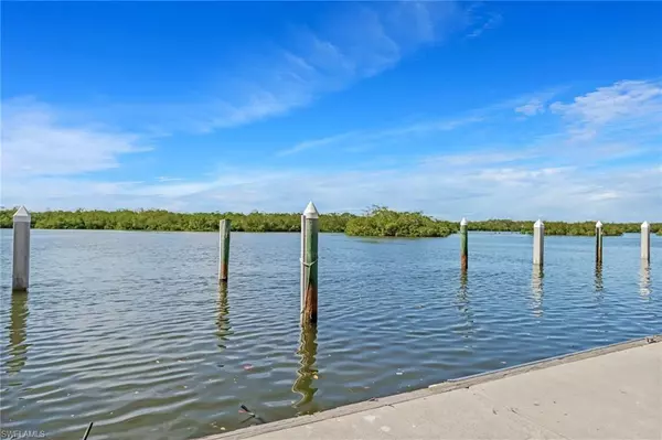 Naples, FL 34110,435 Dockside DR B-602