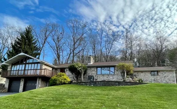 Salisbury Twp, PA 18103,1711 Linda Lane