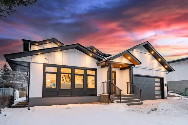 Calgary, AB T2L 1X4,3378 Breton Close NW