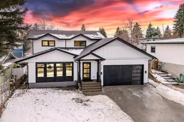 Calgary, AB T2L 1X4,3378 Breton Close NW