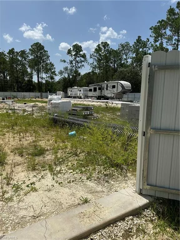 Lehigh Acres, FL 33972,1215 Hamilton AVE