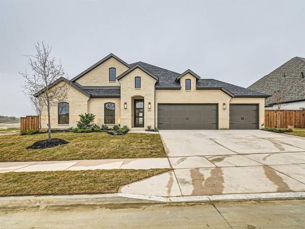 171 Shoreview Drive, Rhome, TX 76078