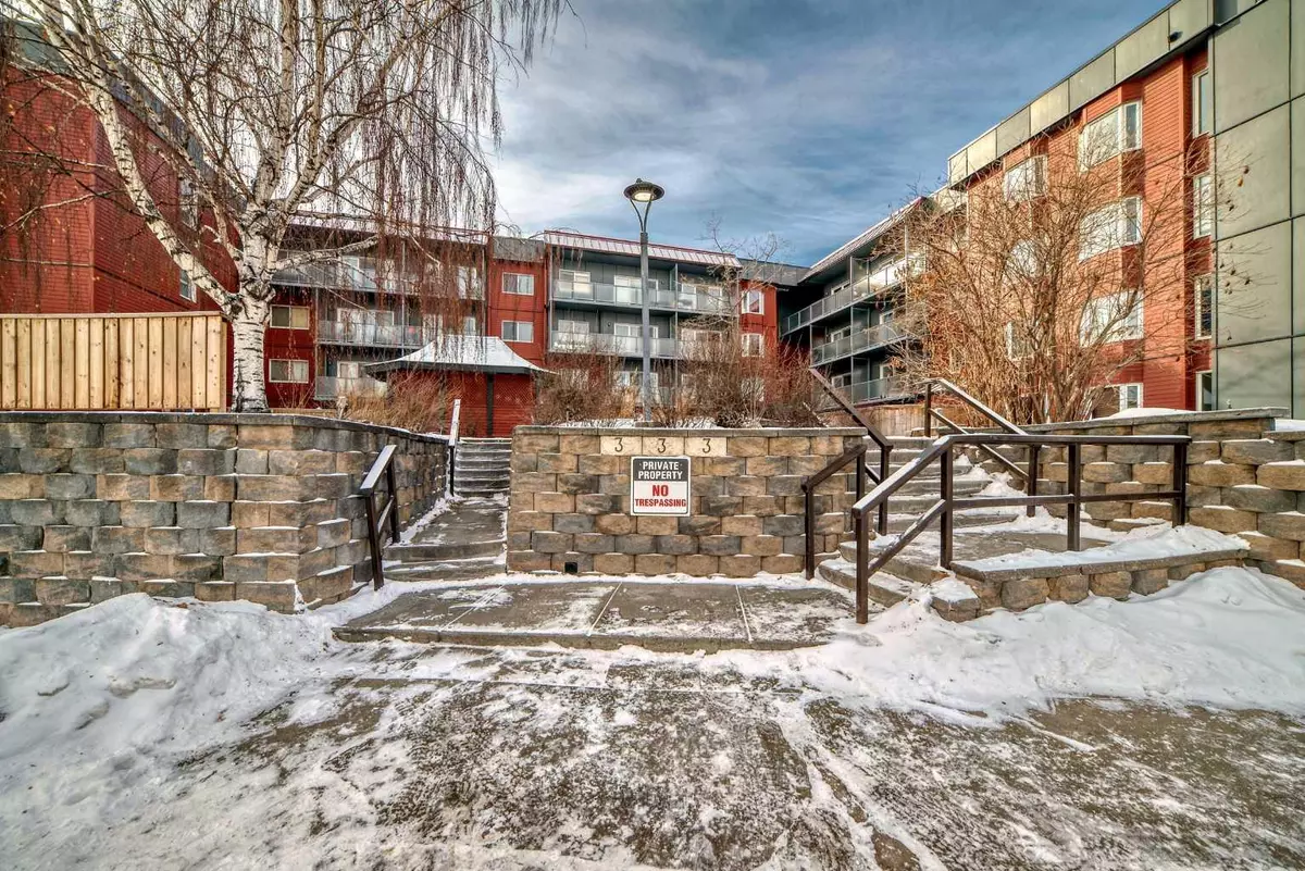 Calgary, AB T2K 5W9,333 Garry CRES NE #312