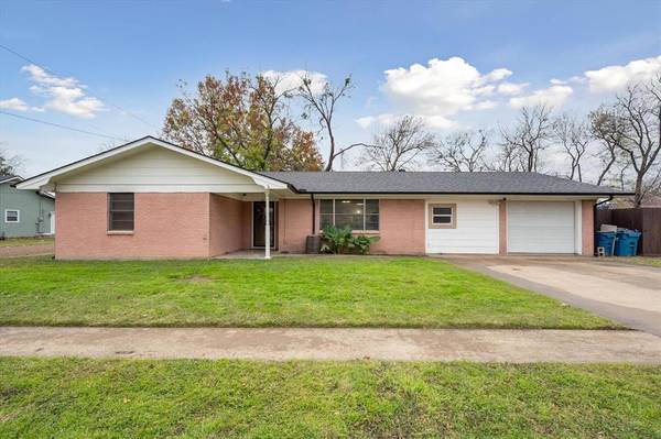 201 N Fordyce Street, Blooming Grove, TX 76626