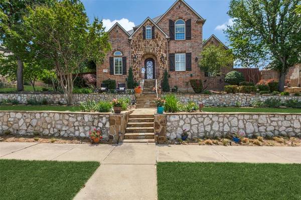 804 Sir Galahad Lane, Lewisville, TX 75056