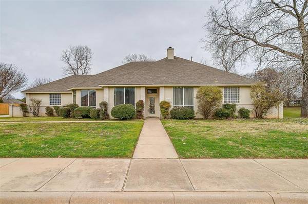 515 Cardinal Ridge Road, Burleson, TX 76028