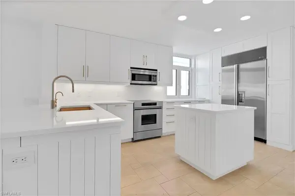 9415 Gulf Shore DR 102, Naples, FL 34108