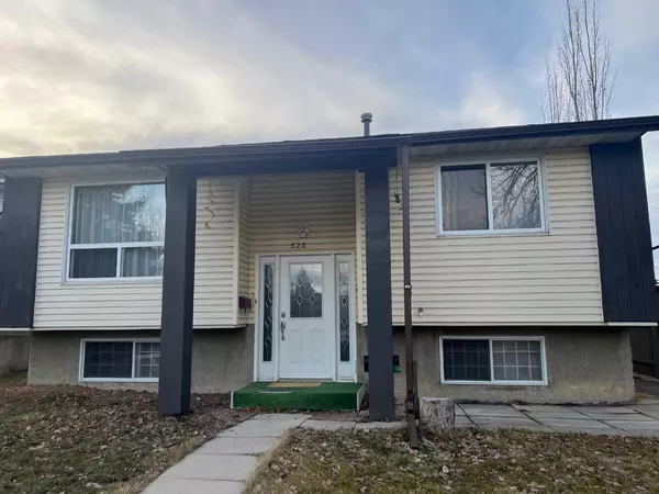 Calgary, AB T3K 1A8,520 Berkley CRES NW