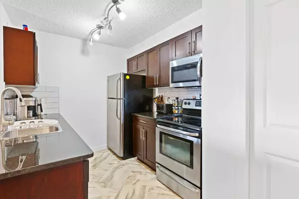 Calgary, AB T2X 2B9,81 Legacy BLVD SE #1320