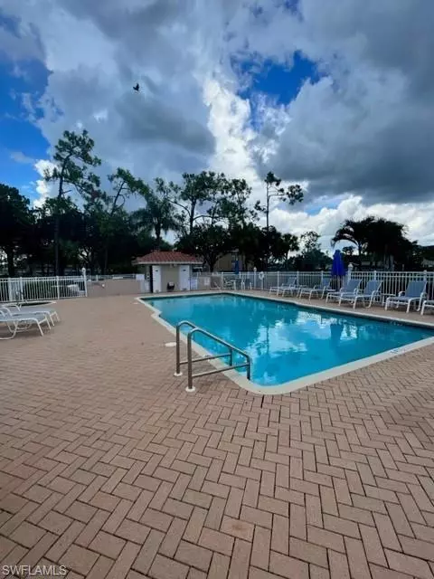 Naples, FL 34112,5960 Amherst DR B306