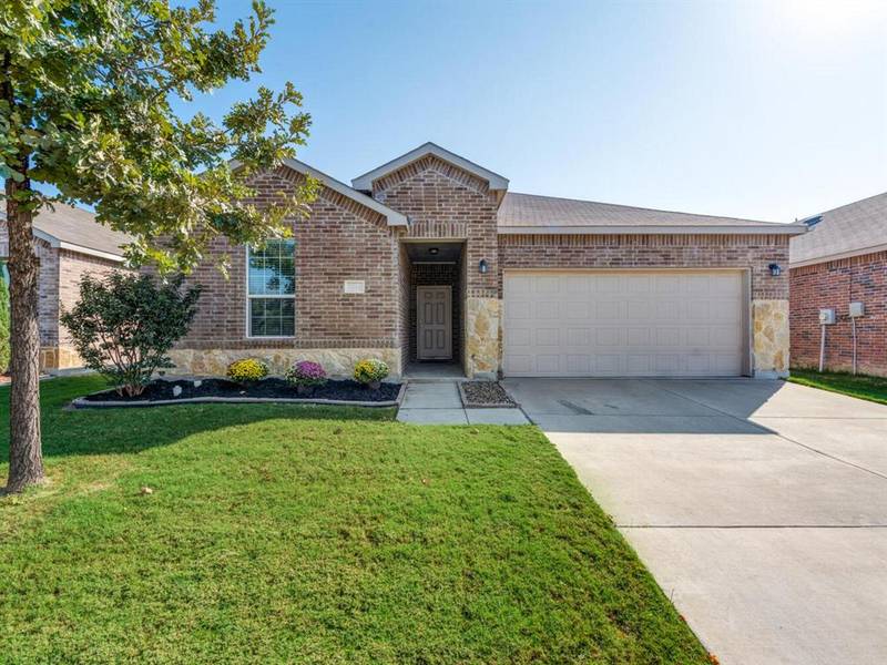 7724 Berrenda Drive, Fort Worth, TX 76131