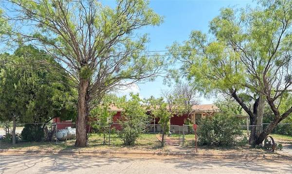 425 8th Street, Anson, TX 79501