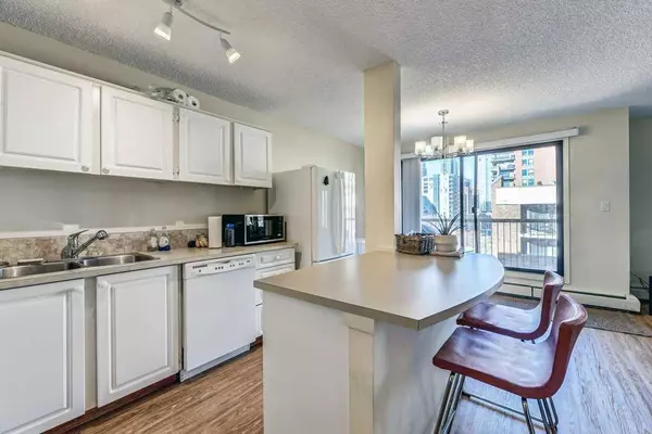 Calgary, AB T2R 0Y8,1414 5 ST SW #706