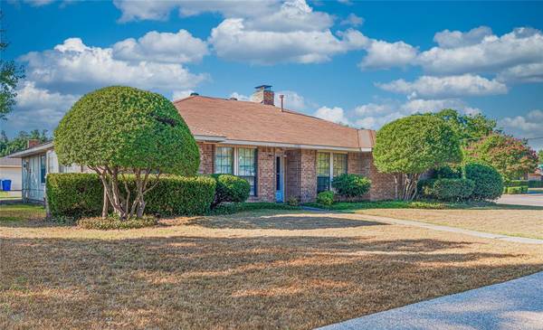 3502 Andrea Lane, Rowlett, TX 75088