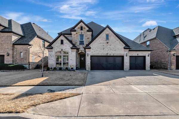 8324 Sandhill Crane Drive, Fort Worth, TX 76118