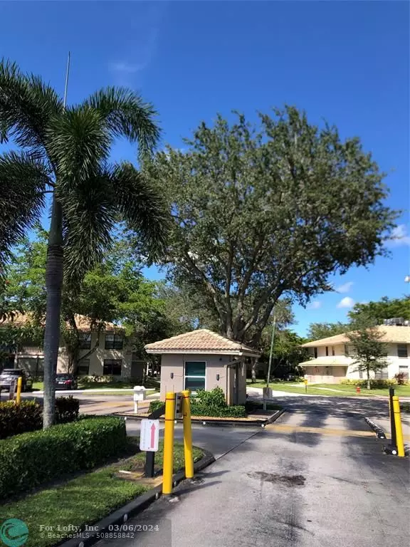 Boynton Beach, FL 33436,9905 Pineapple Tree Dr  #212