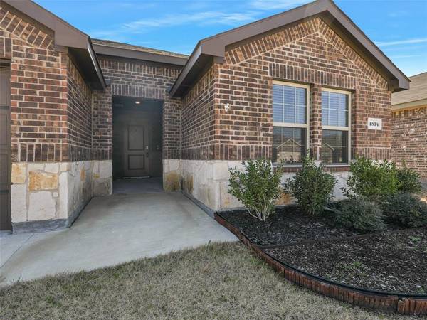 1874 Duskwood Drive, Lancaster, TX 75146