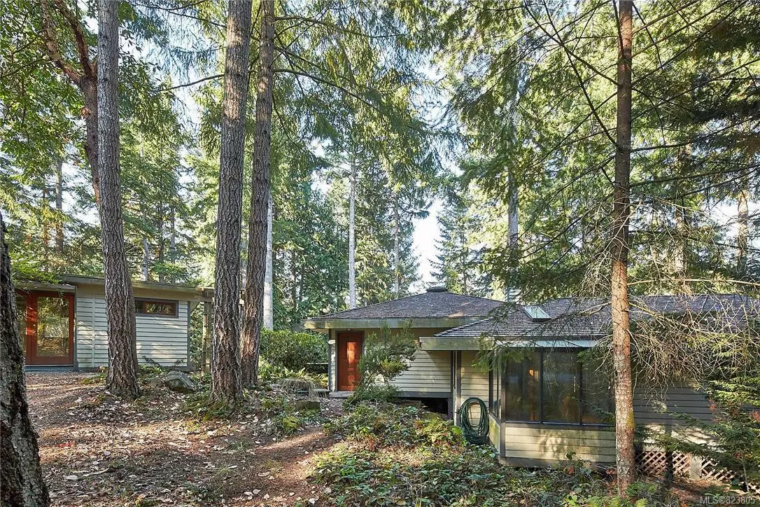 Salt Spring, BC V8K 1M9,175 Lawnhill Dr