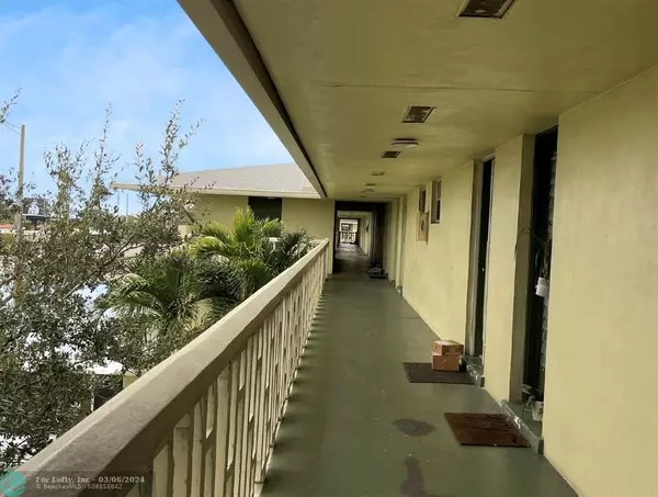 Pompano Beach, FL 33064,1350 E Sample Rd  #310