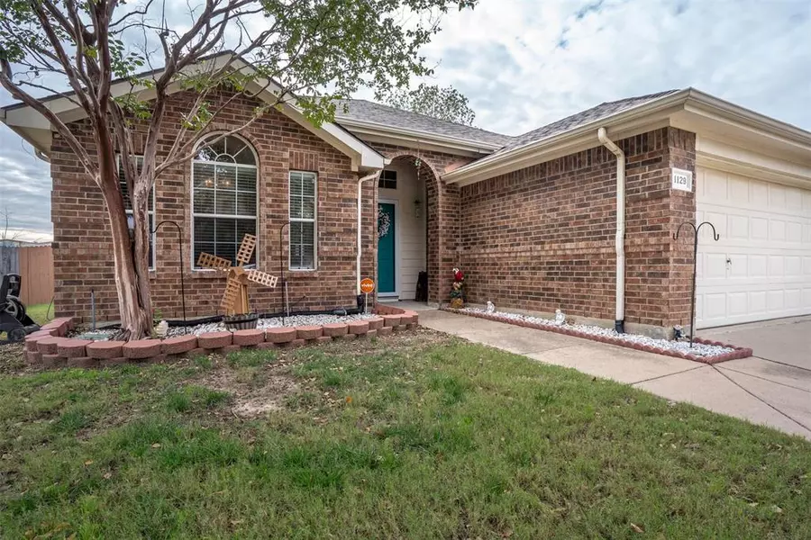 1129 Sweetwater Drive, Burleson, TX 76028