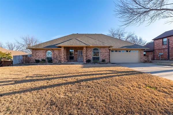 10145 Wandering Way Street, Benbrook, TX 76126