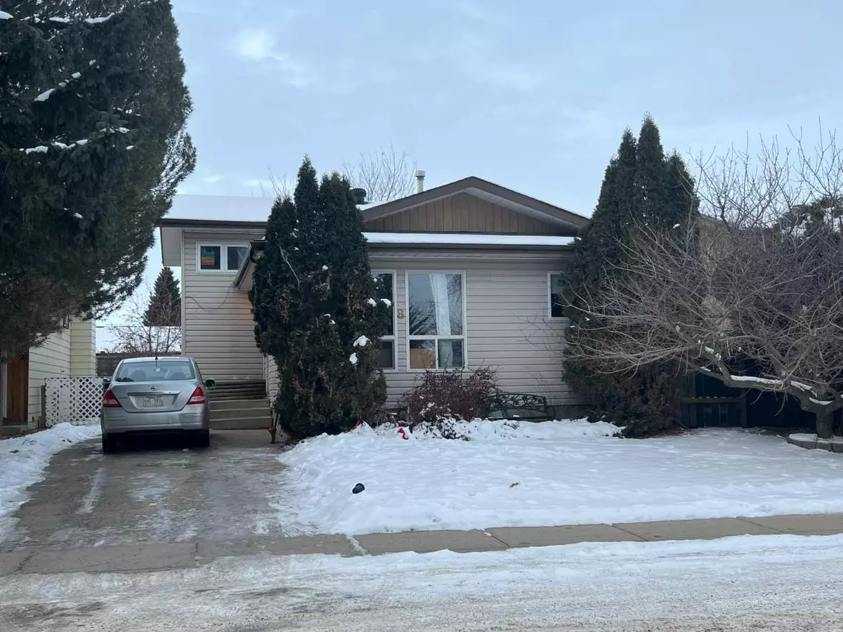 Medicine Hat, AB T1B 3J8,8 Carry CRES SE