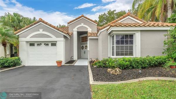 543 Bedford Ave, Weston, FL 33326