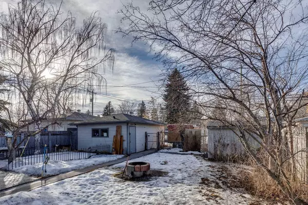 Calgary, AB T2A 1M3,1515 43 ST SE