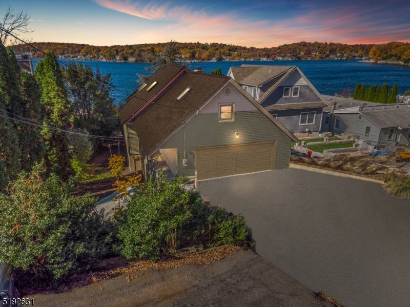 15 Bertrand Island Rd, Mount Arlington Boro, NJ 07856