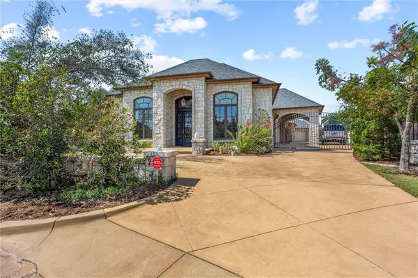 Nichols Hills, OK 73116,2407 NW Grand Court