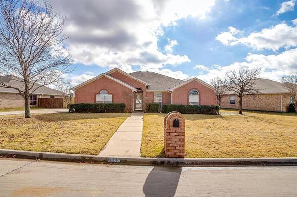 1805 Bertram Drive, Mansfield, TX 76063