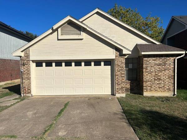 945 Sylvan Creek Drive, Lewisville, TX 75067