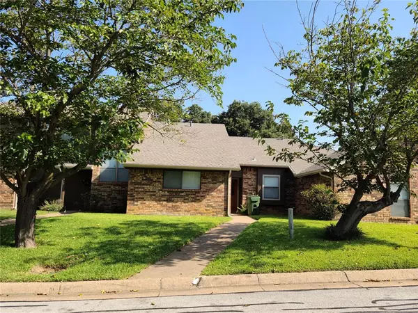 Arlington, TX 76017,2421 Kingsford Court