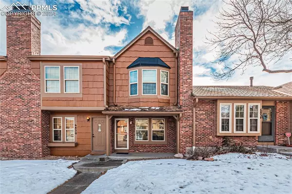 6832 Mountain Top LN, Colorado Springs, CO 80919