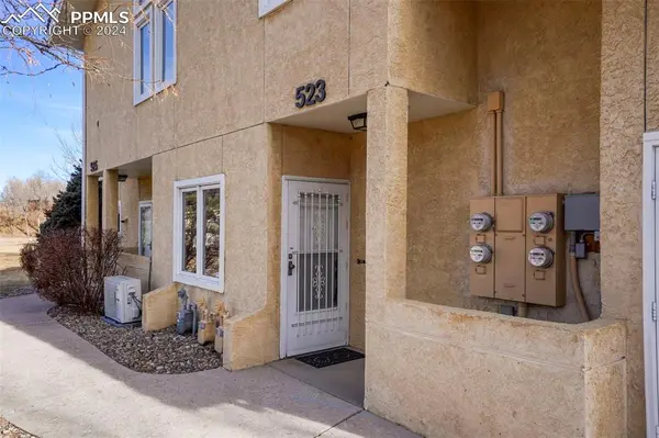 523 Observatory DR, Colorado Springs, CO 80904