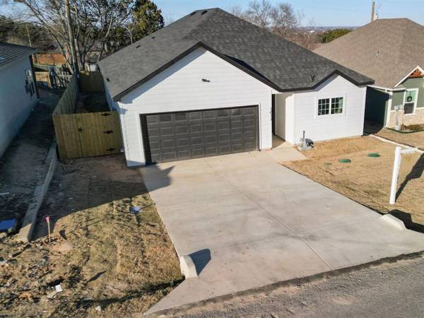 3017 Brazos River Drive, Granbury, TX 76048