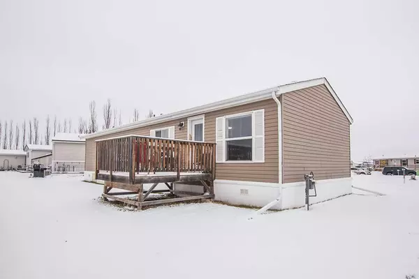 Lacombe, AB T4L 0B4,15 Mackenzie Ranch WAY #27