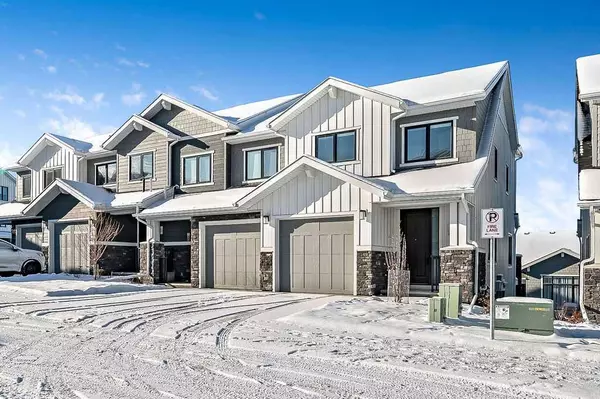 Calgary, AB T3B 6L6,918 Crestridge Common SW