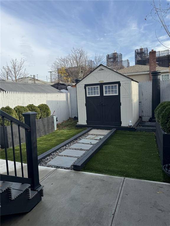 Staten  Island, NY 10303,15 Eunice PL