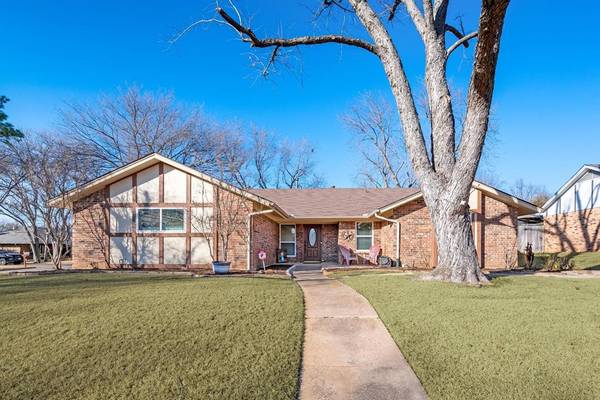 2940 Brookshire Drive, Grapevine, TX 76051