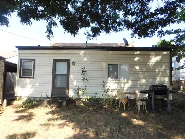 Chickasha, OK 73018,1506 S 14th Street