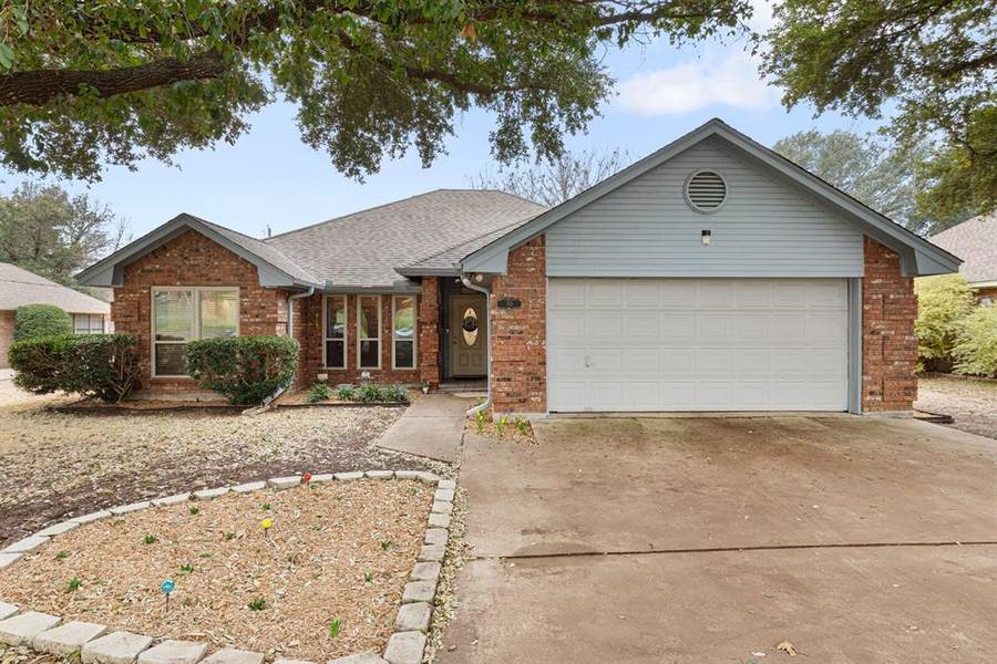 70 Delmore Drive, Hillsboro, TX 76645