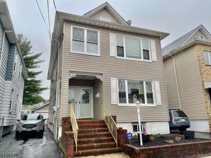 27 Christie Ave, Clifton City, NJ 07011