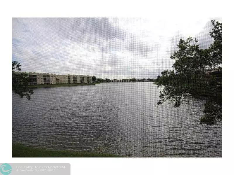 7644 Fairfax Dr  #209, Tamarac, FL 33321