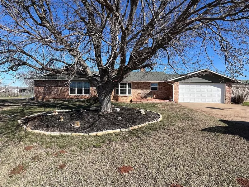 11224 N 2440 Road, Weatherford, OK 73096