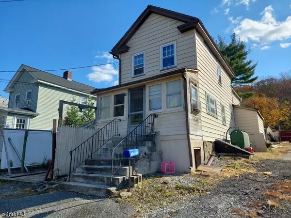 14 Green St, Oxford Twp., NJ 07863