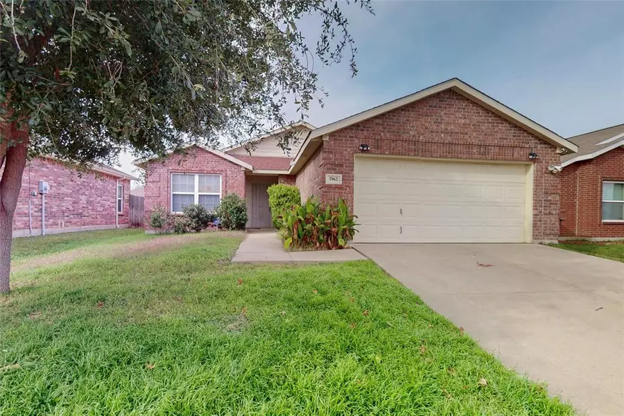 7962 Los Alamitos Lane, Fort Worth, TX 76140