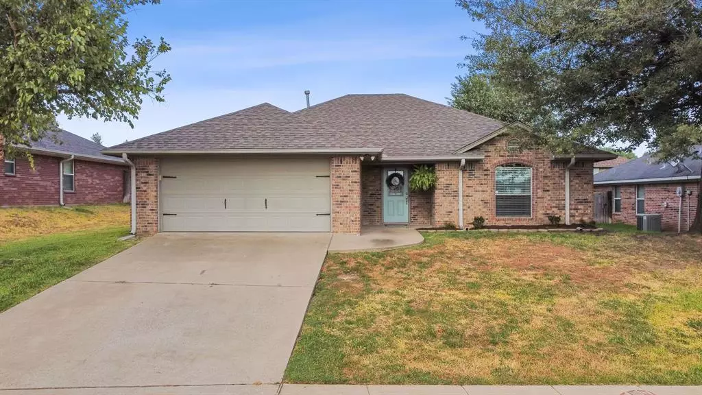 19048 Gainesway Drive, Flint, TX 75762